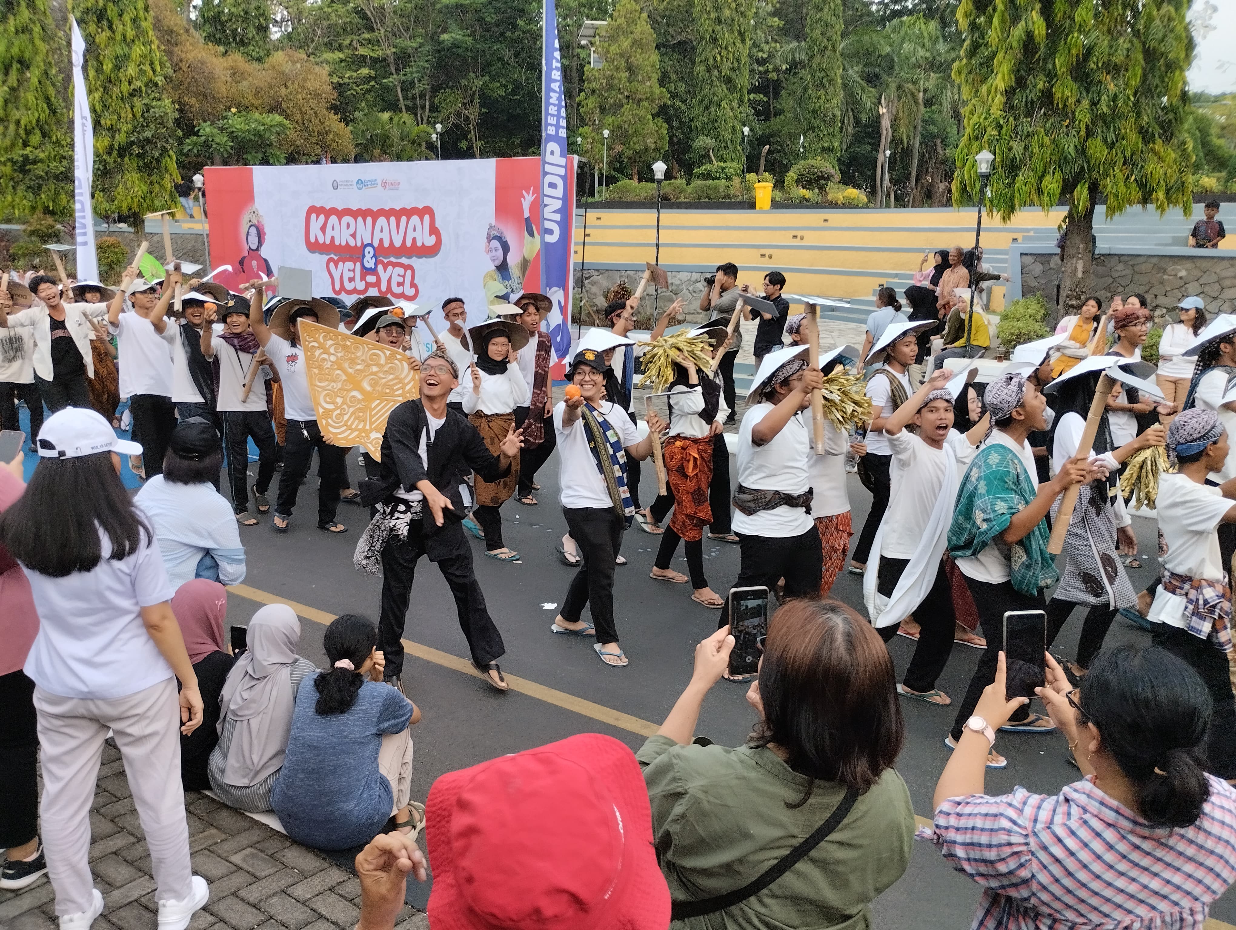 Semarak Karnaval Universitas Diponegoro